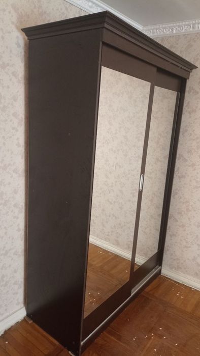 Shfaner turima shkaf