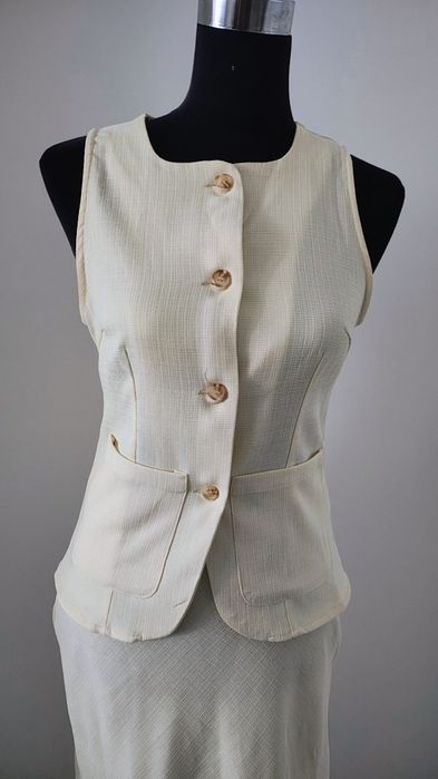 Costum fusta vesta