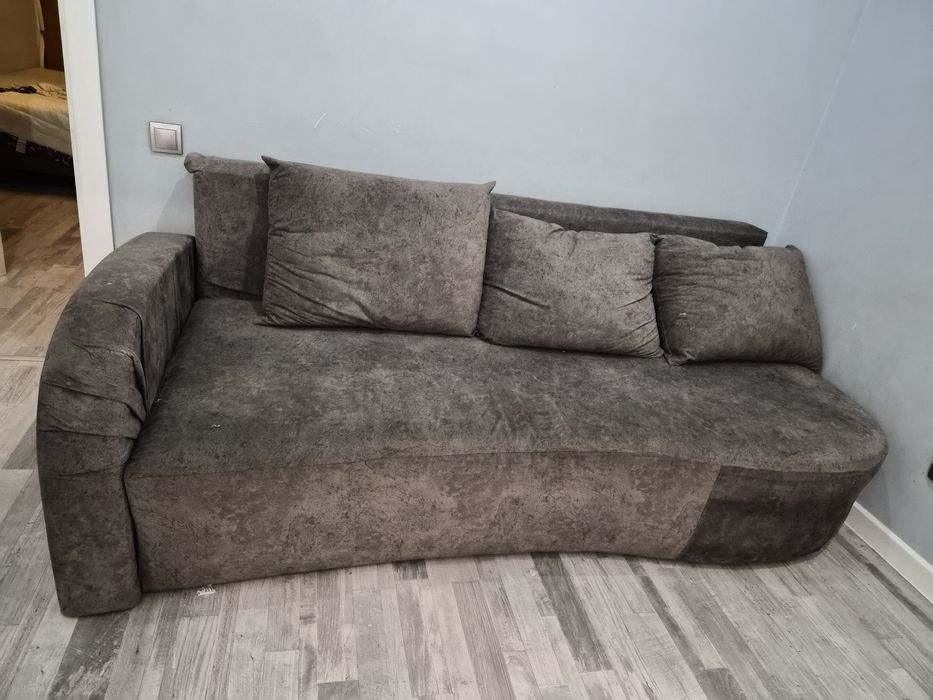 Продается диван в хорошем состоянии