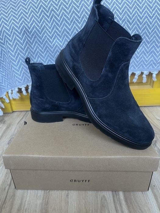 Мъжки боти естествен велур