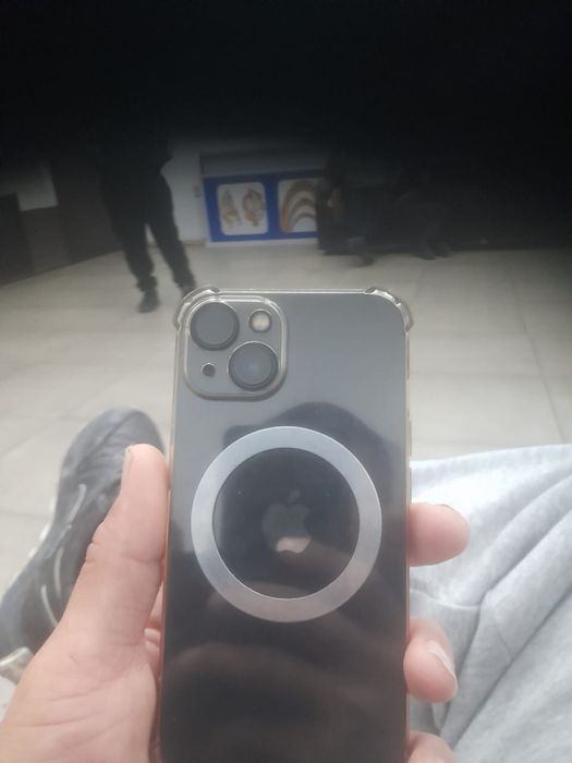 Продам айфон 13