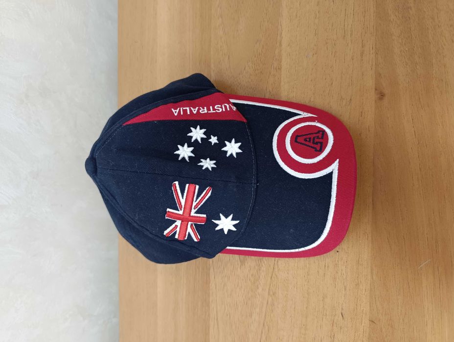 Australia-Много Запазена