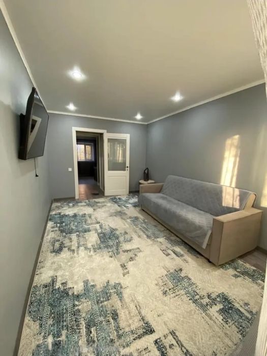 Продаётся 2 комн в центре М.Маметова