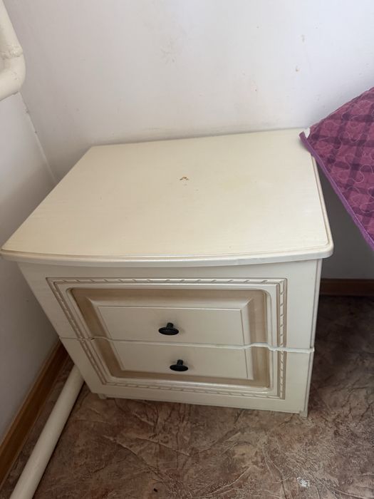 Продам комод и две тумбы