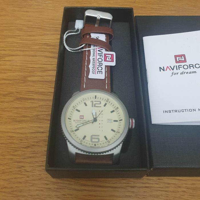 Часы фирменные ,,NAVIFORCE"