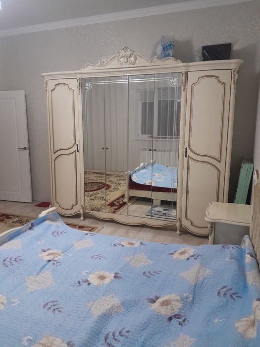 Продам спальный гарнитур