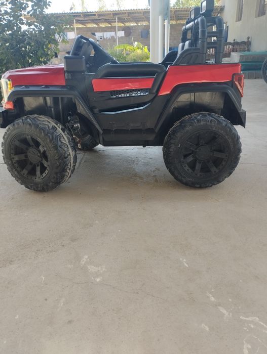 Пультли машина сотилади