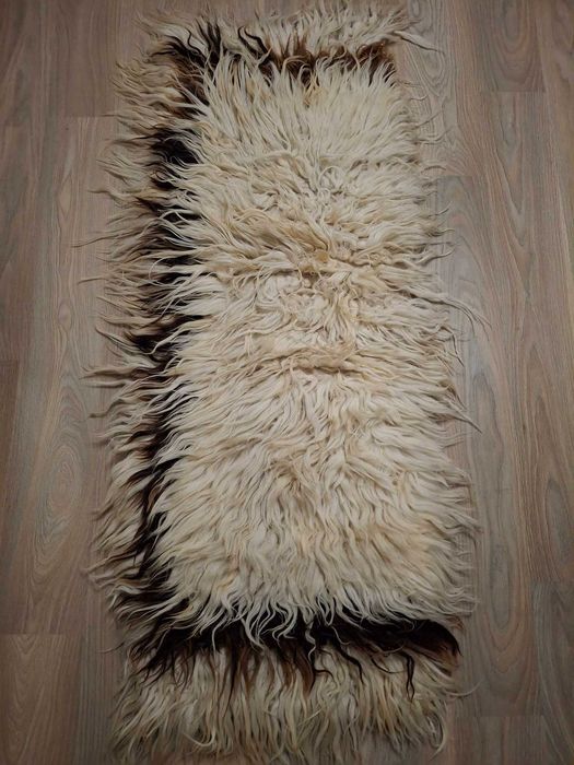 Халище вълнено за легло и декорация.