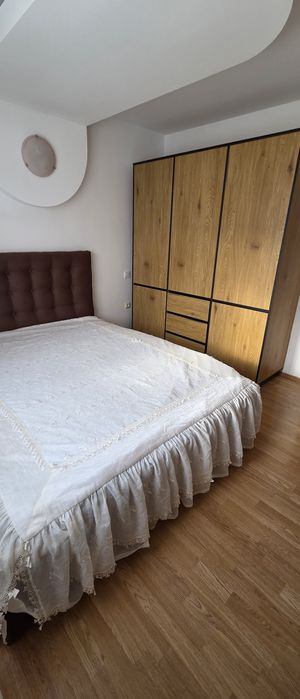 Inchiriez apartament 3 camere+garaj