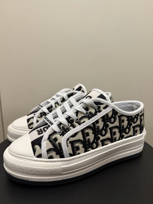 Нови модели!  CD дамски кецове