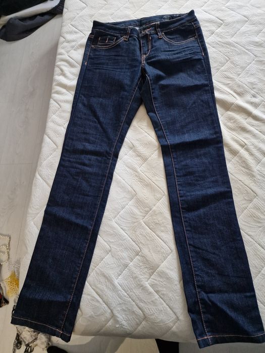 Продавам дънки на различни марки