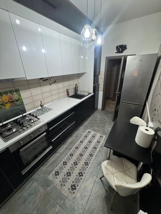 Apartament 2camere de vanzare+curte si terasa inchisa