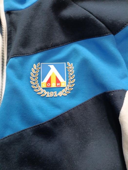 Ново, оригинално горнище на Левски