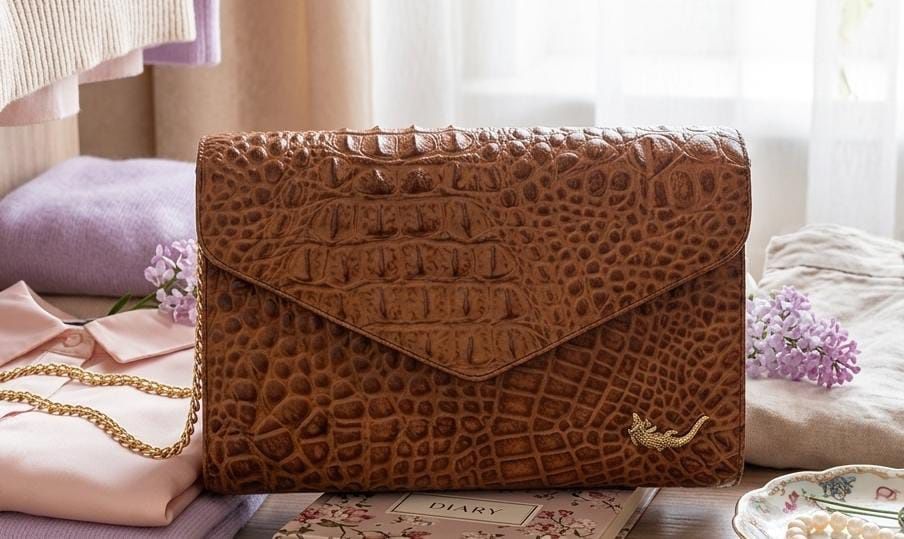 Geantă autentică din piele de crocodil, lucrată manual, culoare coniac