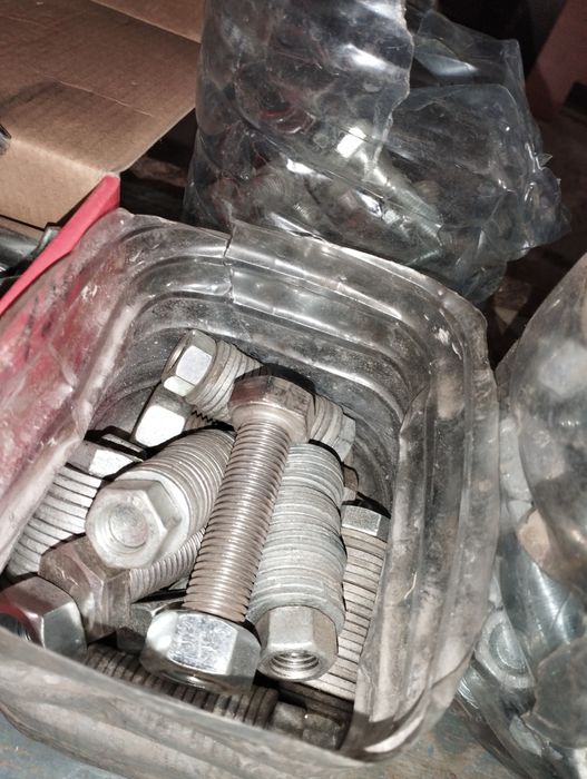 Продам болты гаики