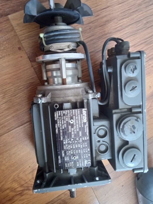 Электродвигатель Lenze