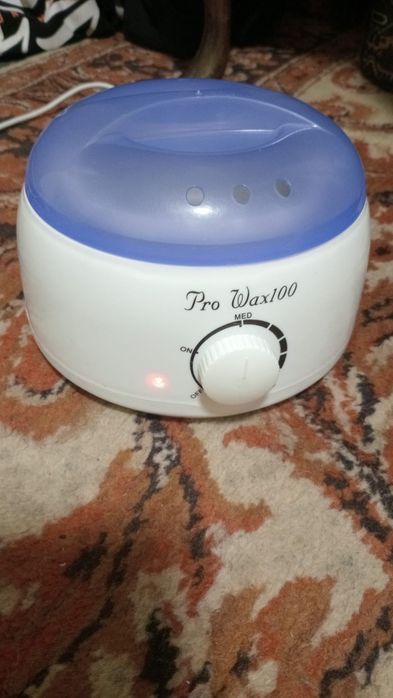 Vand freza unghii UV nefolosita ,mini lampa si aparat de incalzit ceara  detali la nr tel 0767875977
