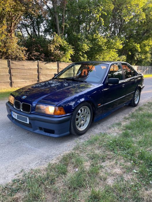 Vând BMW e36 316i 1997 benzina distribuție pe lanț fara rugina