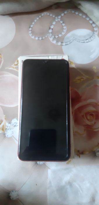 Samsung A 10 sotiladi aybi yuq narxi 760000 sum