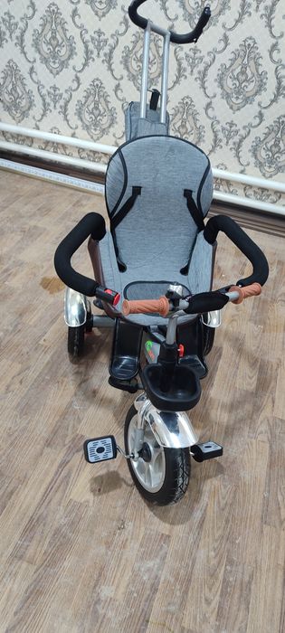 Детский велосипед с тростью