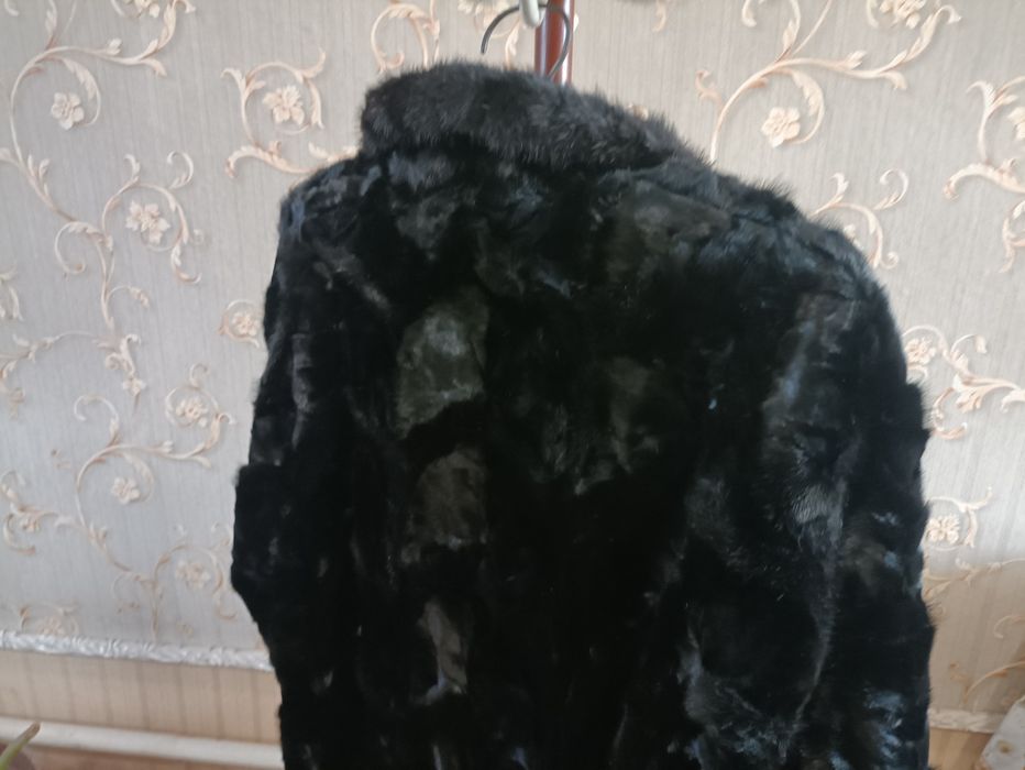 Продаю шубу норковую