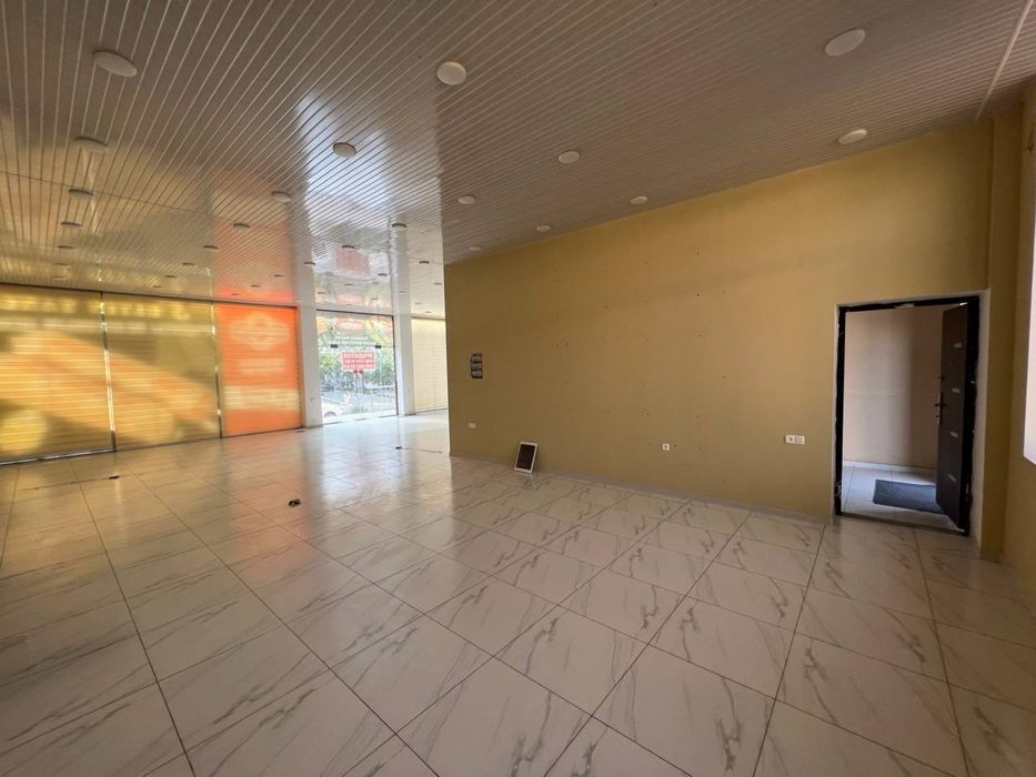 Срочно продается Магазин с полуподвалом