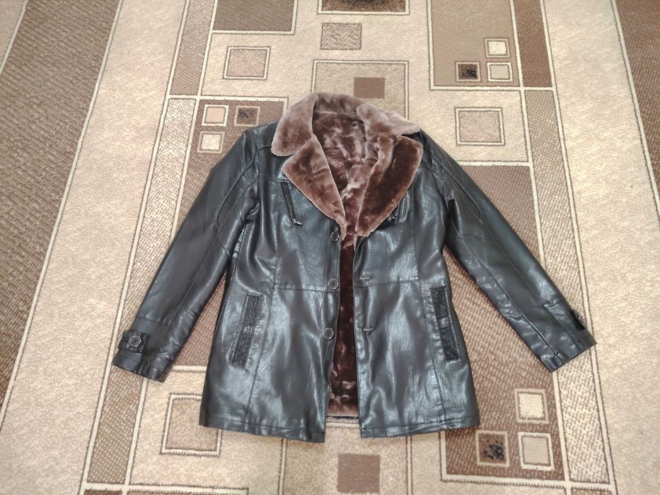 Продам дубленку короткую