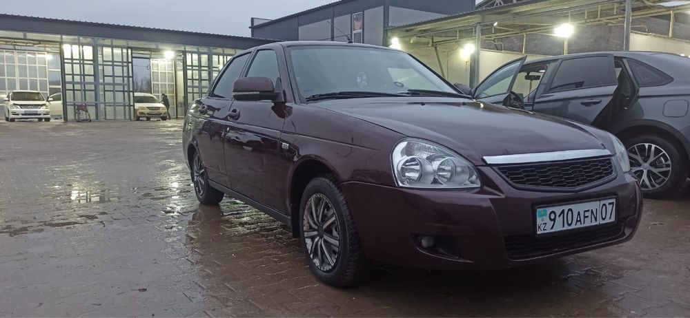 Срочно продам машину Lada Priora
