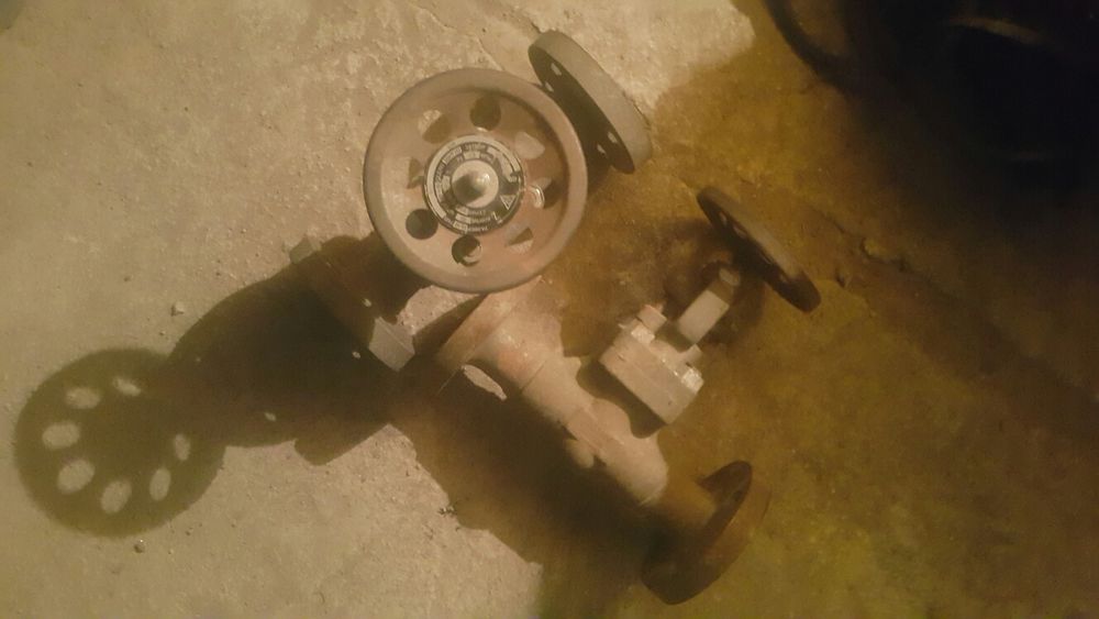 Задвижки . Краны .