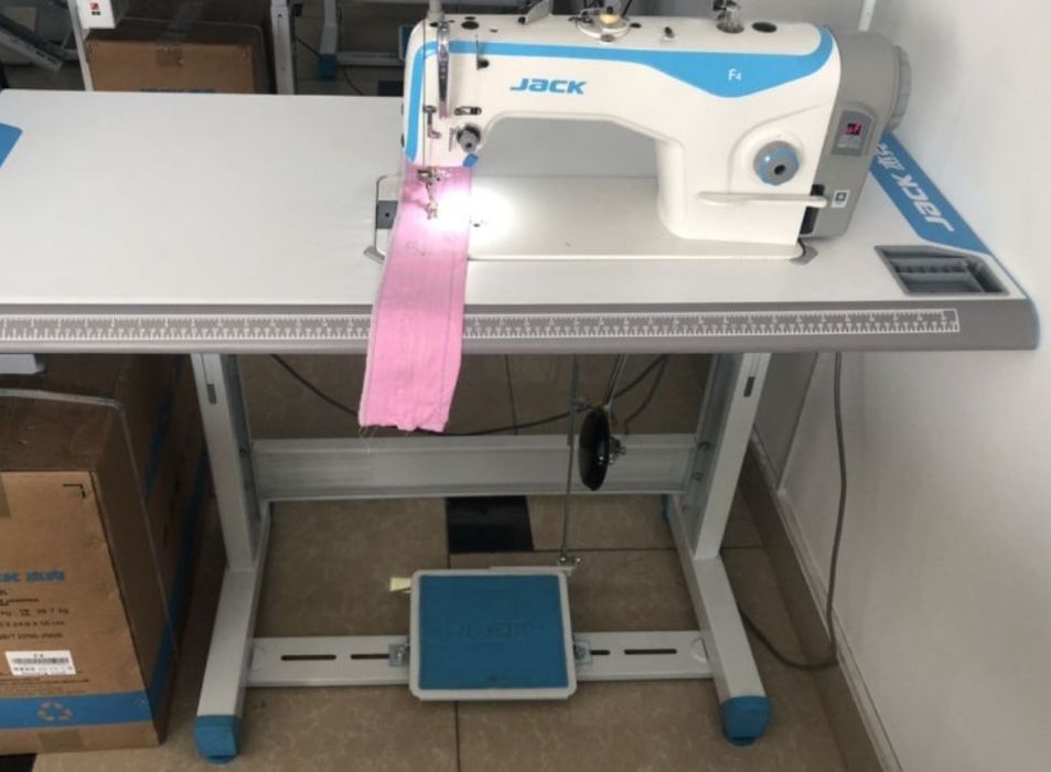 Швейная машинка новая