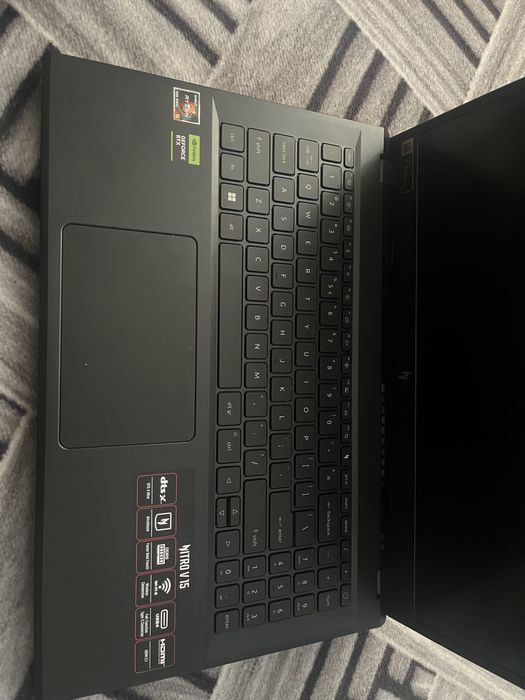Vand laptop nitro v15