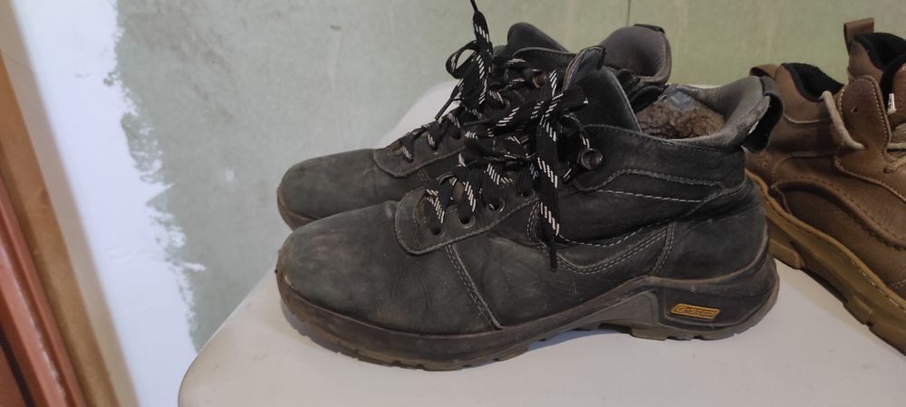 Ботинки зимние кожаные 40р