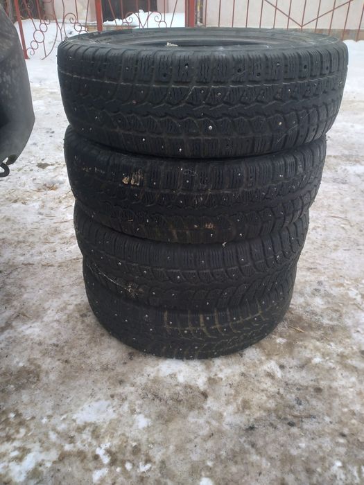 Покрышка б/у зимние