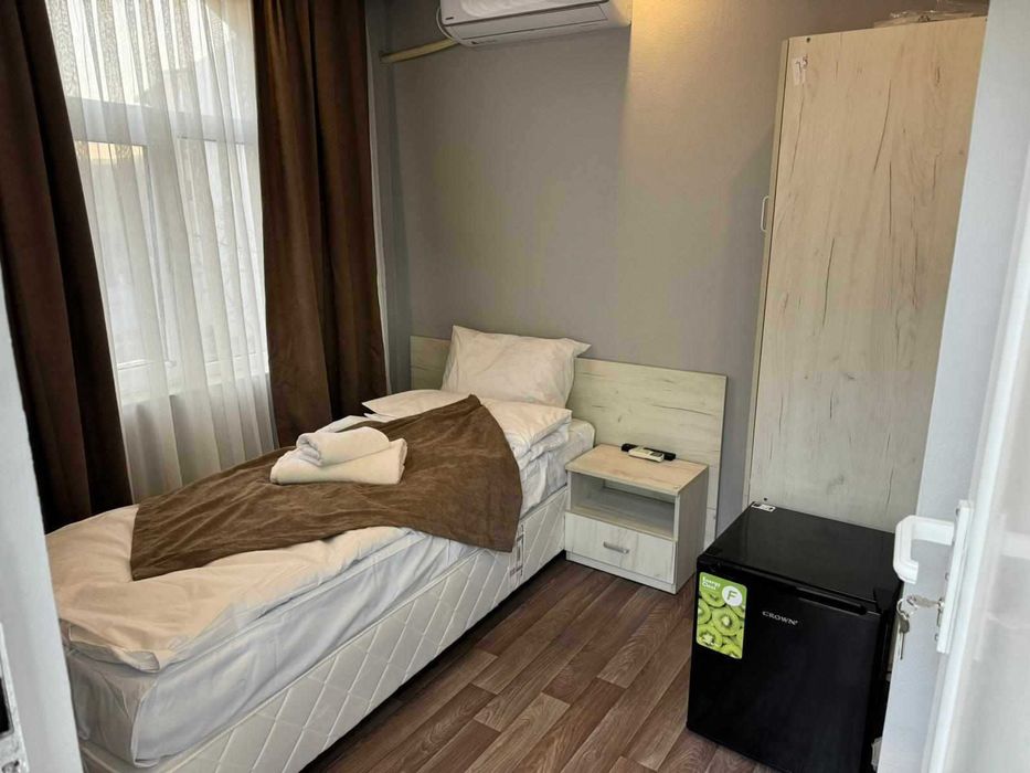 Продава се Хотел в Харманли - 450 кв.м за 556 €/кв.м - Снимка #2