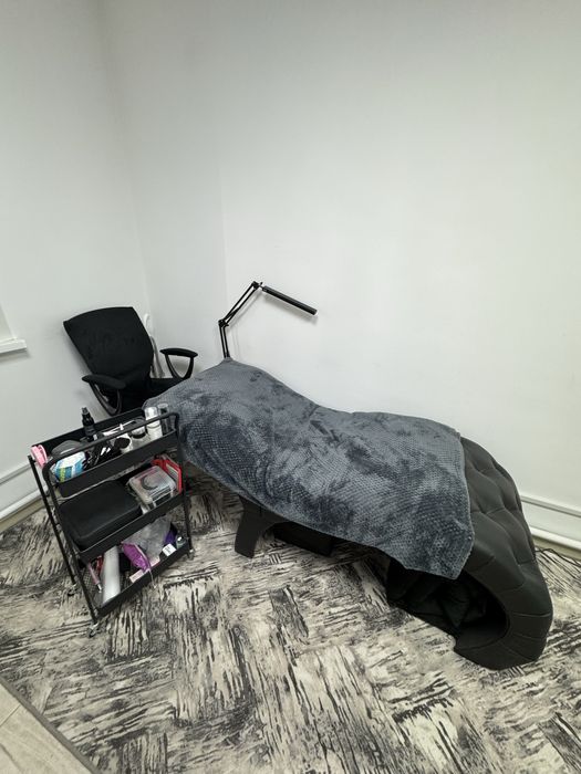 Продам кушетку для наращивания ламинирования