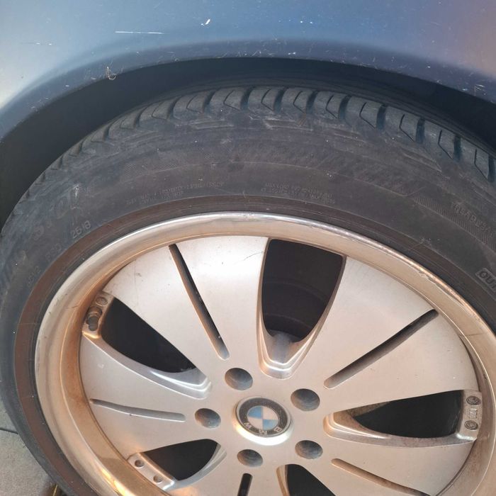 искам да продам комплект от 4 оригинални 18ки с гуми Bridgstone