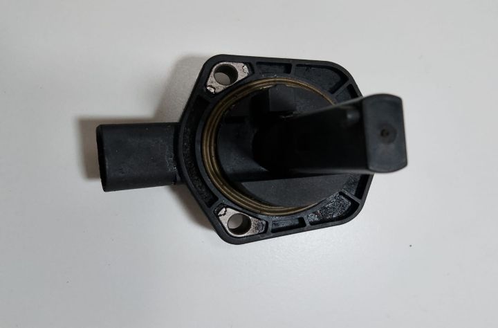 Senzor  nivel ulei  00807902 Volkswagen VW Passat B5.5 (facelift) ser