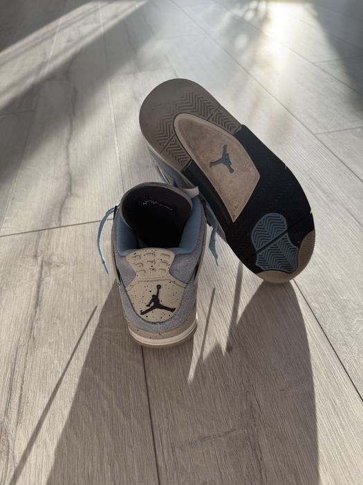 Jordan 4 university blue