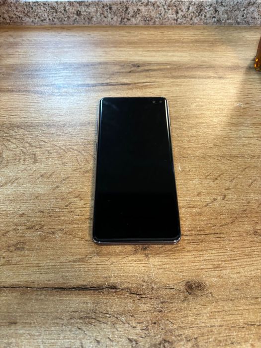 Продам Samsung S10+