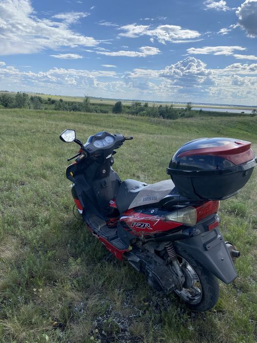 Продам скутер 180 кубов