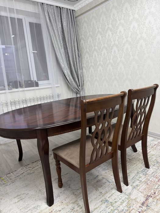 Стол и 7 стульев