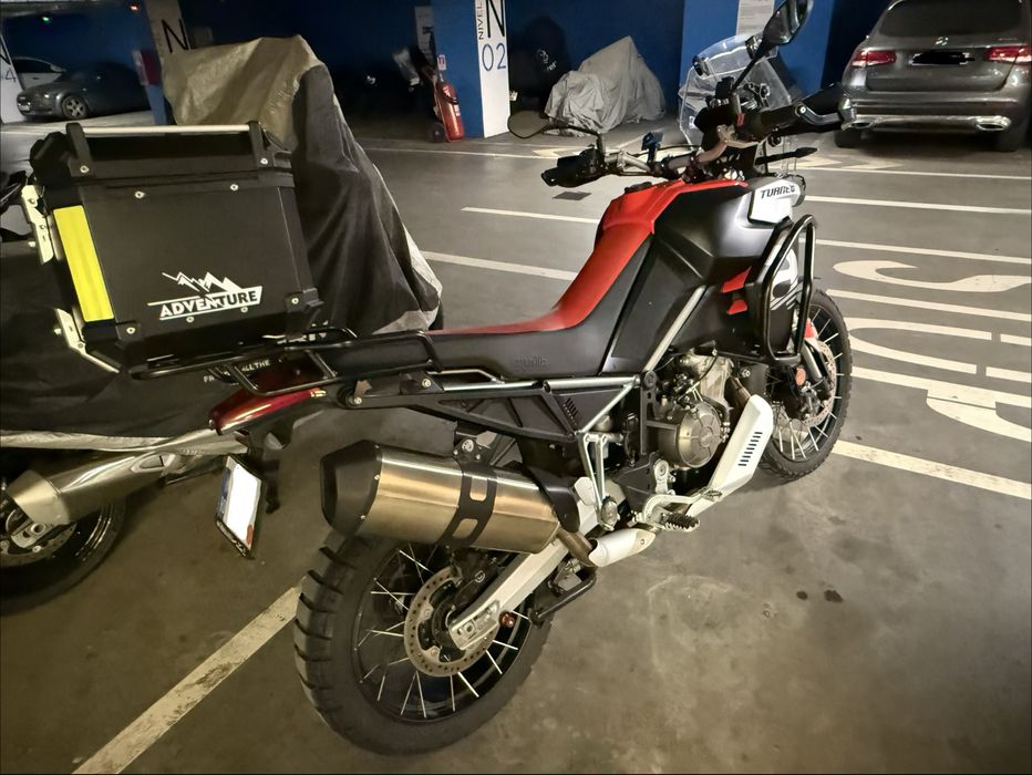 Motocicleta Adventure Aprilia Tuareg 660