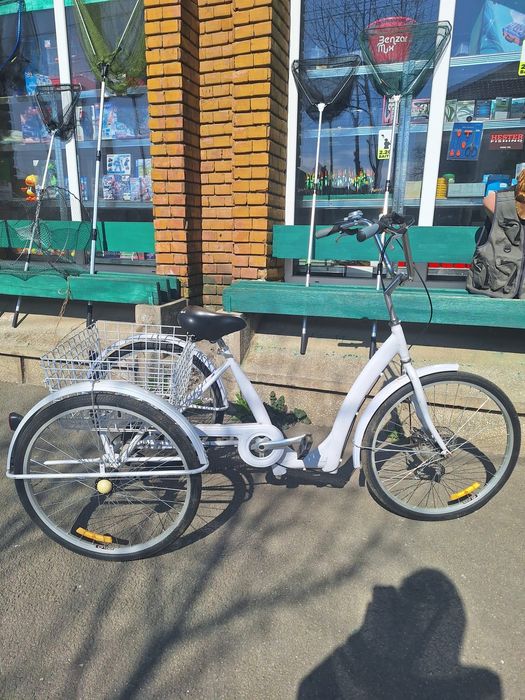 Tricicletă adulți: stabilă, ușor de folosit