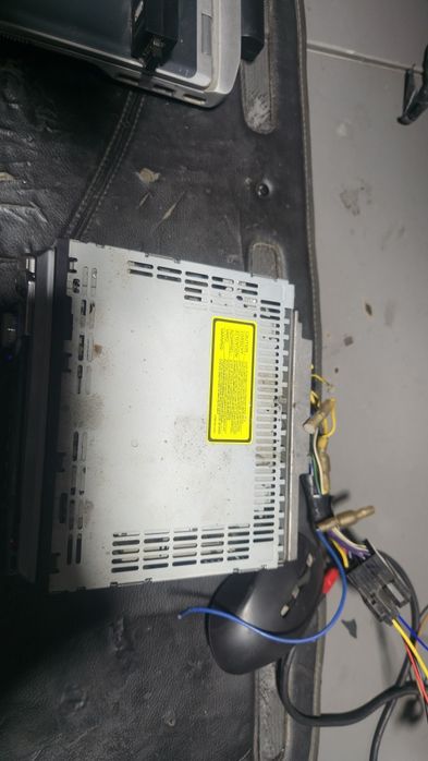 Srochna sotiladi delfin magnitafon