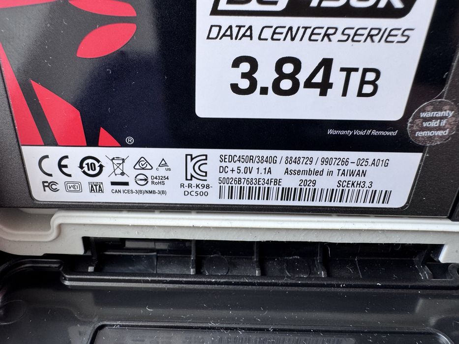 Kingston Technology DC450R 2.5" 3.84 TB ATA III Serial 3D TLC