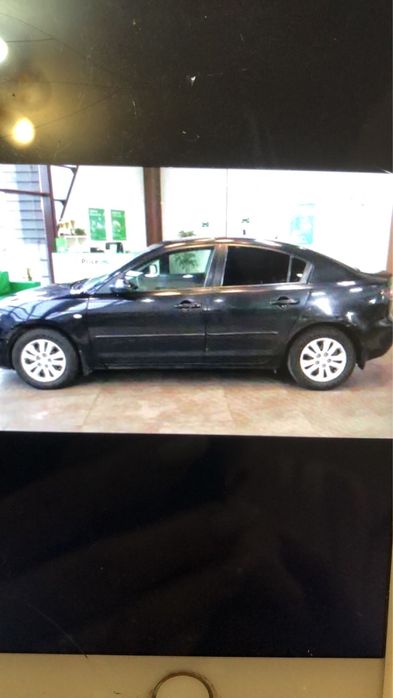 Автомобиль mazda 3