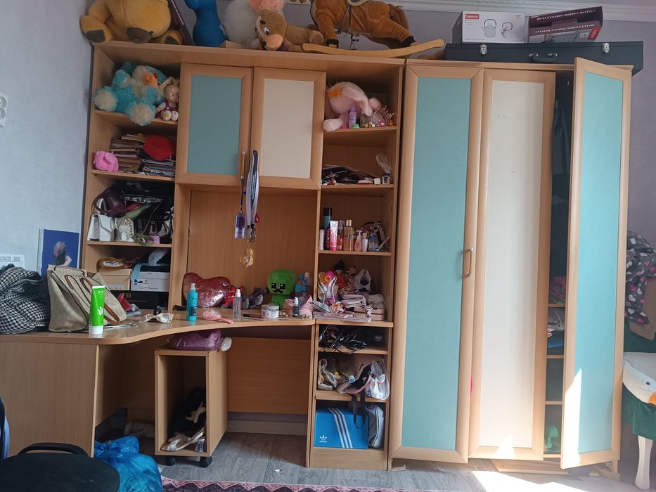 Продам стенку детские гарнитур