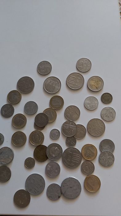 Vând bacnote vechi în stare bună, colecția este alcătuită din mai mult