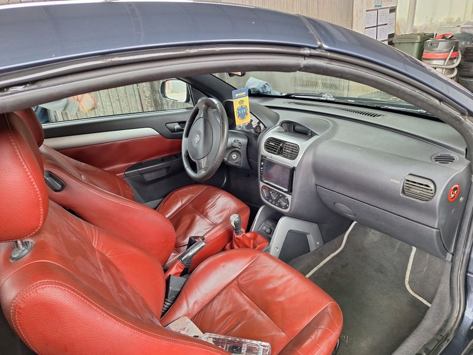 Vand opel tigra decapotabil an 2007 in stare buna.
