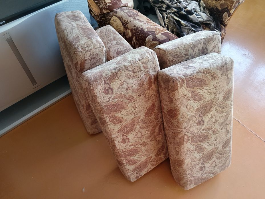 Продам диван в хорошем состоянии